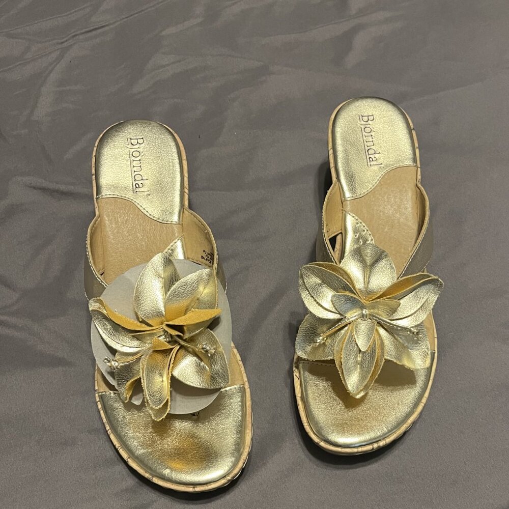 Bjorndal "Lana" Women's Size 9 Sandals 2.5" Cork Heel - new in box - Picture 2 of 6